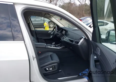 2022 BMW X7 xDrive40I z USA, uszkodzony, nr VIN 5UXCW2C01N9L72533